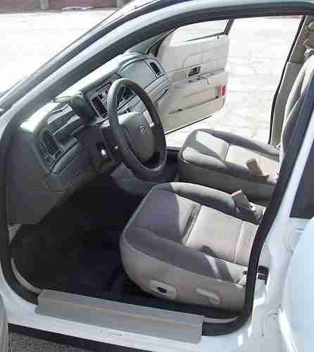 White 2008 Ford Crown Victoria - One Owner, image 6