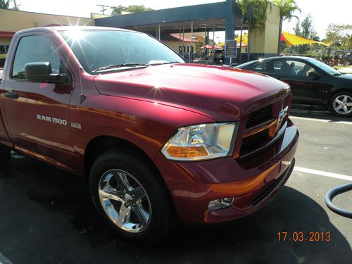 Dodge ram 1500 6 spd auto, hemi powered with leather 2 door pickup