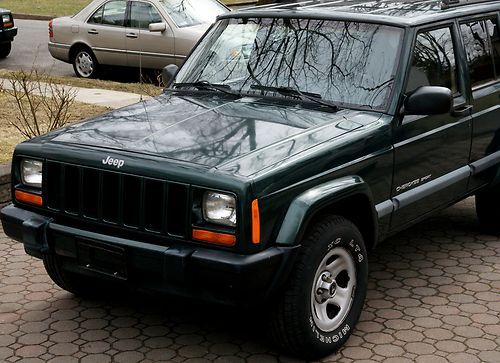 Cherokee sport no reserve 4x4 awd am/fm clean runs drives great