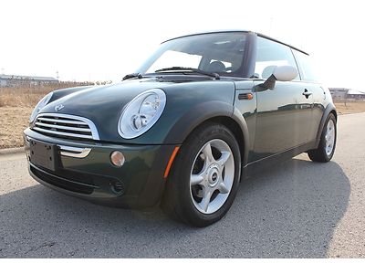 2005 mini cooper heated seats power panorama roof 5 speed manual 88,000 miles