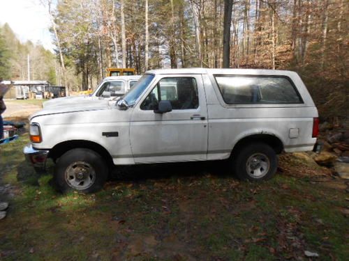 1996 ford bronco xl sport utility 2-door 5.8l (351 c.i.) / 4x4 / kk3164