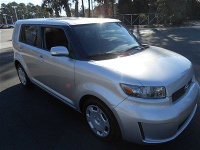 Scion xb - low miles - 6 spoke wheels, premium audio, 1 owner carfax