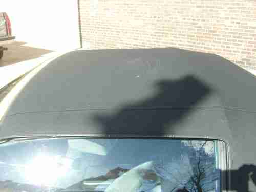 1989 Chevrolet Camaro Iroc-Z28 Convertible 2-Door 5.0L 92K VERY RARE COLOR, image 5