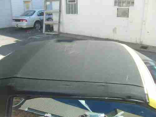 1989 Chevrolet Camaro Iroc-Z28 Convertible 2-Door 5.0L 92K VERY RARE COLOR, image 9