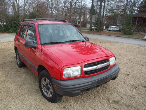 2002 chevrolet tracker base sport utility 4-door 2.0l