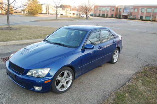 2001 lexus is300 base sedan 4-door 3.0l