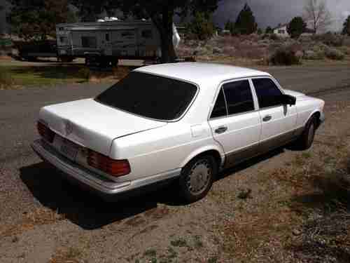 1988 Mercedes-Benz 300SE, image 2