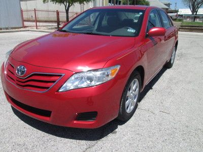 2010 camry le runs and drives great 4 cylinder  no reserve runs smooth