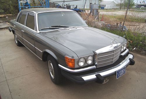 1976 mercedes 450 sel 4.5 liter v-8 very clean exterior