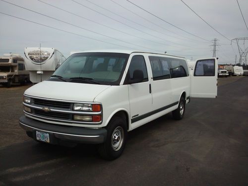 2001 chevrolet express 3500 ls standard passenger van 3-door 5.7l