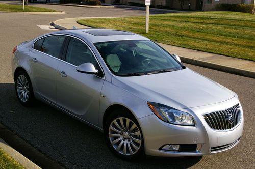 2011 buick regal 2.0 turbocharged, leather seats, sunroof, manual trans