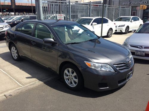 2010 toyota camry 4dr sdn i4 auto le