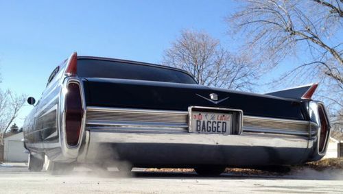 1964 cadillac slammed, bagged, shaved. cool looking sedan de ville old skool