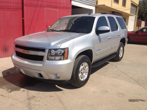 2012 chevrolet tahoe lt, 2wd, onstar,leather,8 passenger,like new, 19,000 miles