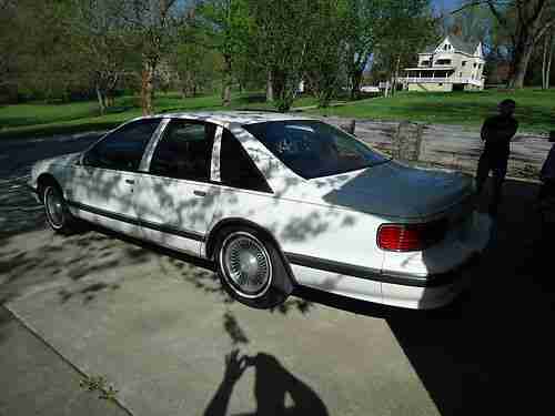 1993 Chevrolet Caprice Classic LTZ Sedan 4-Door 5.7L, US $4,000.00, image 8