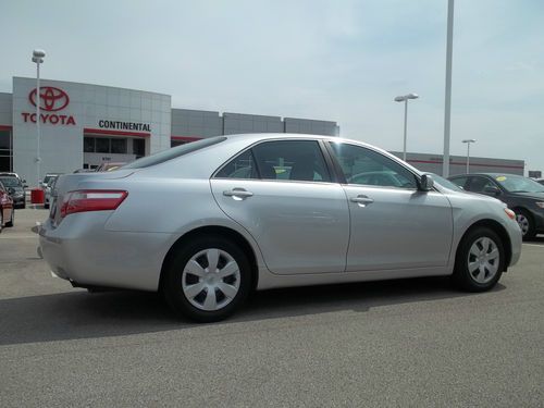 2009 toyota camry le sedan 4-door 2.4l