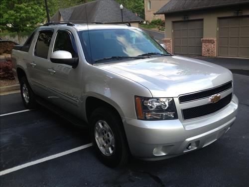 2011 chevrolet avalanche ls crew cab pickup 4-door 5.3l