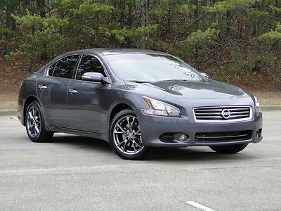 Gray 3.5l sport cvt 14k miles like new used black cloth 18" wheels nice sunroof