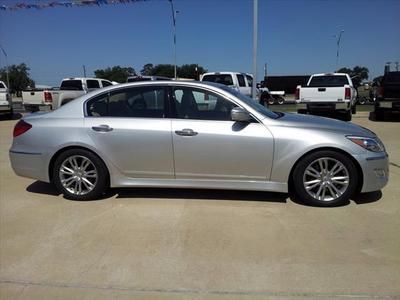 2012 hyundai genesis 3.8l v6/ clean/loaded/ sunroof/nav/leather/warranty/nice