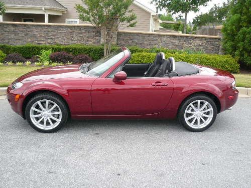 2006 mazda mx-5 miata convertible 2-door 2.0l