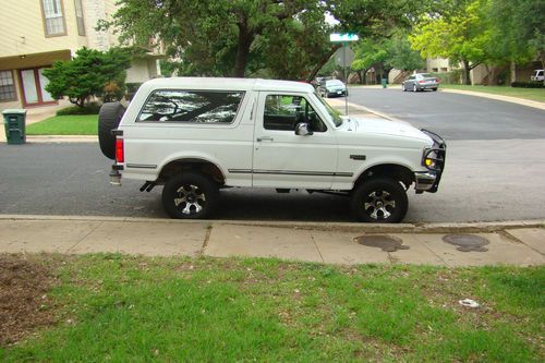 1992 ford bronco xlt sport utility 2-door 5.8l