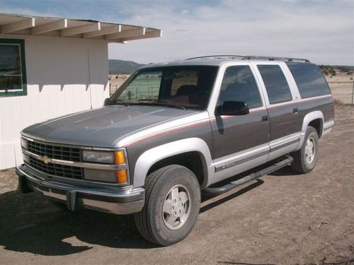 4 wheel drive, includes 3rd bench seat: can seat 7 passengers + driver