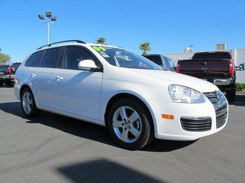 2009 vw jetta wagon (low low miles)