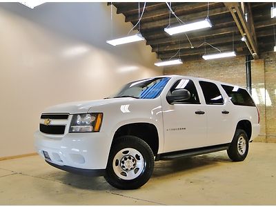 2007 suburban 2500 4wd, 6.0l v8, white, low miles, 9 pass, cloth, clean, nice!