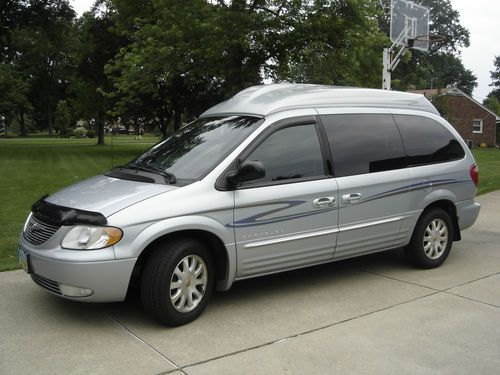 2001 chrysler town and country limited edition conversion van loaded blue nice!