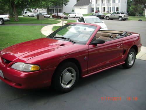 1995 ford mustang base convertible 2-door 3.8l