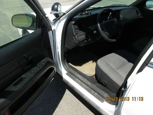 2008 Ford Crown Victoria Police Interceptor Sedan 4-Door 4.6L, image 7