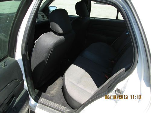 2008 Ford Crown Victoria Police Interceptor Sedan 4-Door 4.6L, image 8