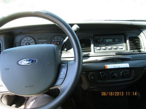 2008 Ford Crown Victoria Police Interceptor Sedan 4-Door 4.6L, image 9