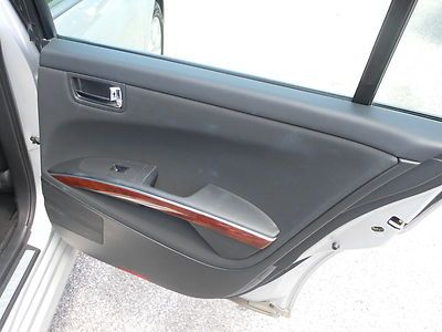 SUPER CLEAN LUXURY SEDAN W/ NO RESERVE!!!! HIGH BID WINS IT!!!!, image 17