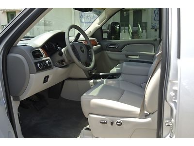 2011 Chevrolet Silverado LTZ 3500HD Dura Max 6.6 Allison Transmission, image 17