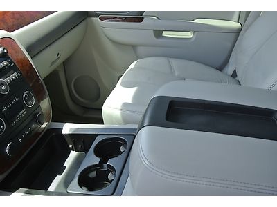 2011 Chevrolet Silverado LTZ 3500HD Dura Max 6.6 Allison Transmission, image 20