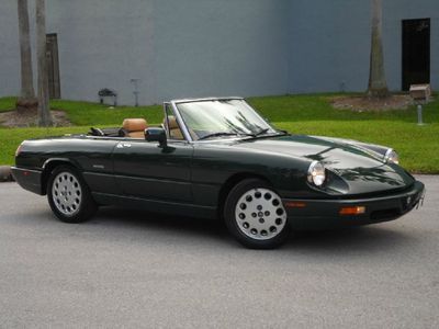 Veloce 2.0l spider rare in automatic folio green over tan low miles