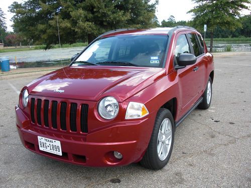 2010 jeep compass latitude 2wd, 4 door, factory warranty, low mileage,