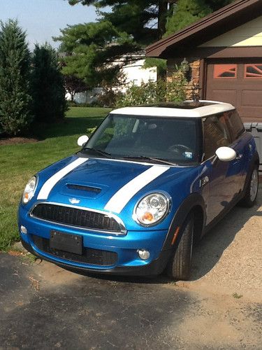 2007 mini cooper s w/ pano roof &amp; auto trans, heated seats, cd, cruise &amp; more!