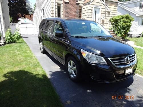 2010 vw routan se, 1 owner, low miles, lots of options, warranty