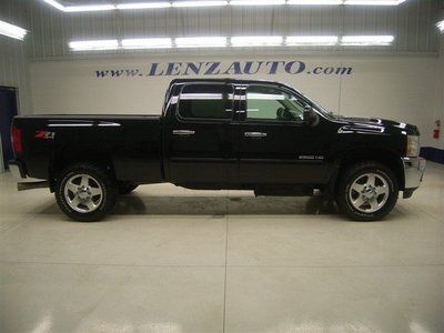 Crew-short-reverse camera-6.6l v8 lml diesel-ltz-z71-1 owner- we finance