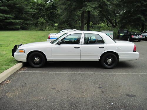 2007 ford crown victoria police interceptor sedan 4-door 4.6l