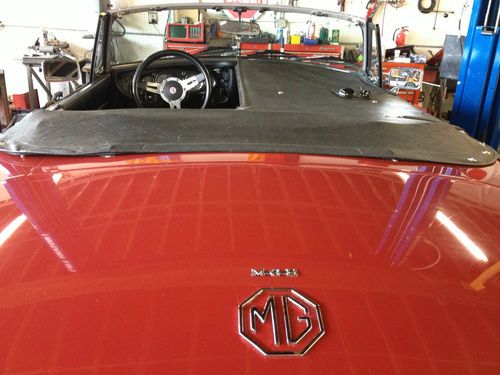 1976 MGB Roadster-nearly perfect-ready for any road trip, image 5