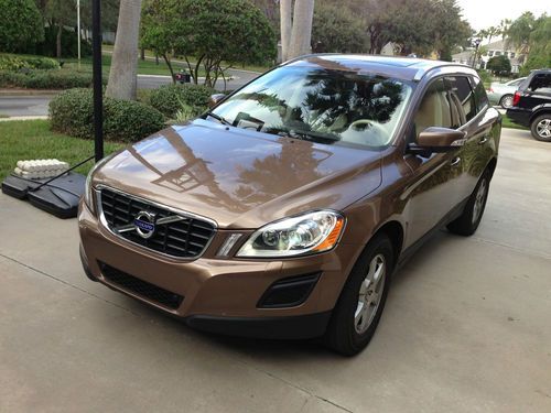 2011 volvo xc60 bronze metalic in great condition