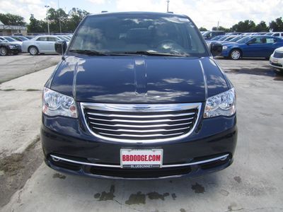 BRAND NEW SLEEK DARK BLUE 2012 CHRYSLER TOWN & COUNTRY TOURING, image 3
