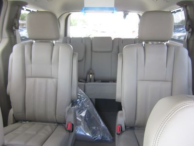 BRAND NEW SLEEK DARK BLUE 2012 CHRYSLER TOWN & COUNTRY TOURING, image 14