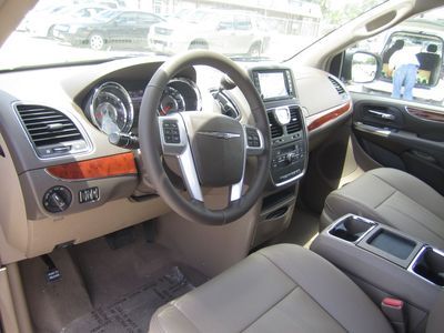 BRAND NEW SLEEK DARK BLUE 2012 CHRYSLER TOWN & COUNTRY TOURING, image 16