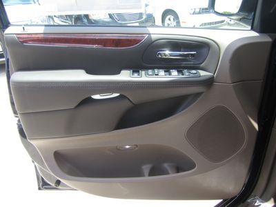 BRAND NEW SLEEK DARK BLUE 2012 CHRYSLER TOWN & COUNTRY TOURING, image 18