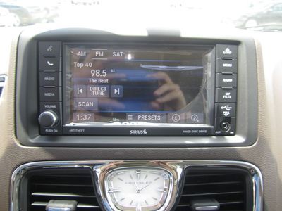 BRAND NEW SLEEK DARK BLUE 2012 CHRYSLER TOWN & COUNTRY TOURING, image 24