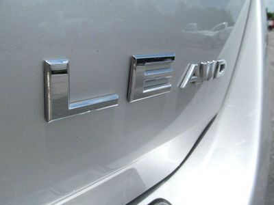 LE AWD SUV CD 2nd Row Bucket Seats 4 Door Air Conditioning Alloy Wheels, US $23,950.00, image 14